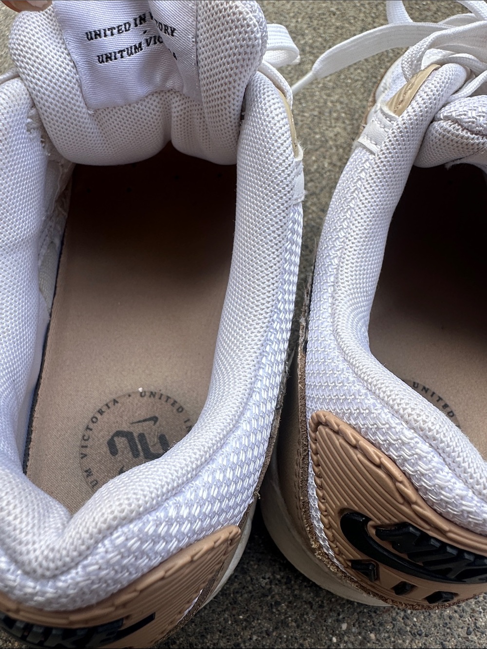 Nike Wmns Air Max 90 'United in Victory tan leather  size 8 - Picture 5 of 8